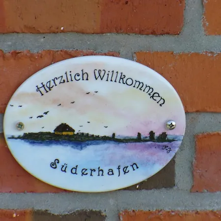 Haushaelfte Suederhafen * Nordstrand