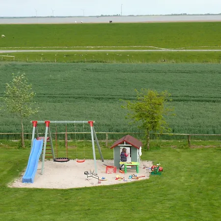 بيت للعطل Haushaelfte Suederhafen نوردستراند