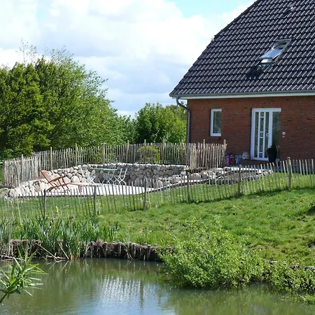 Haushaelfte Suederhafen Holiday home *