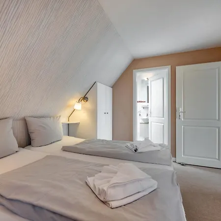 Haushaelfte Suederhafen نوردستراند