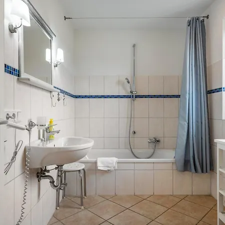 Haushaelfte Suederhafen * نوردستراند