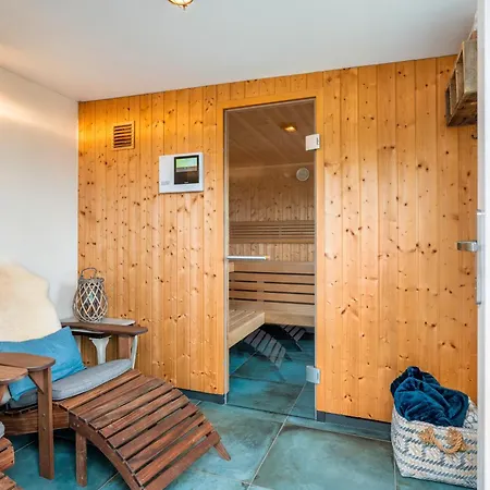 بيت للعطل Haushaelfte Suederhafen نوردستراند