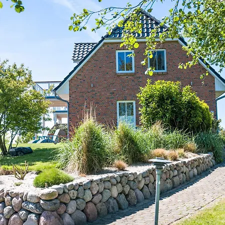 Haushaelfte Suederhafen نوردستراند