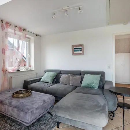 بيت للعطل Haushaelfte Suederhafen نوردستراند